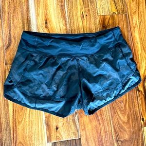 Black camo - speed shorts - size 6